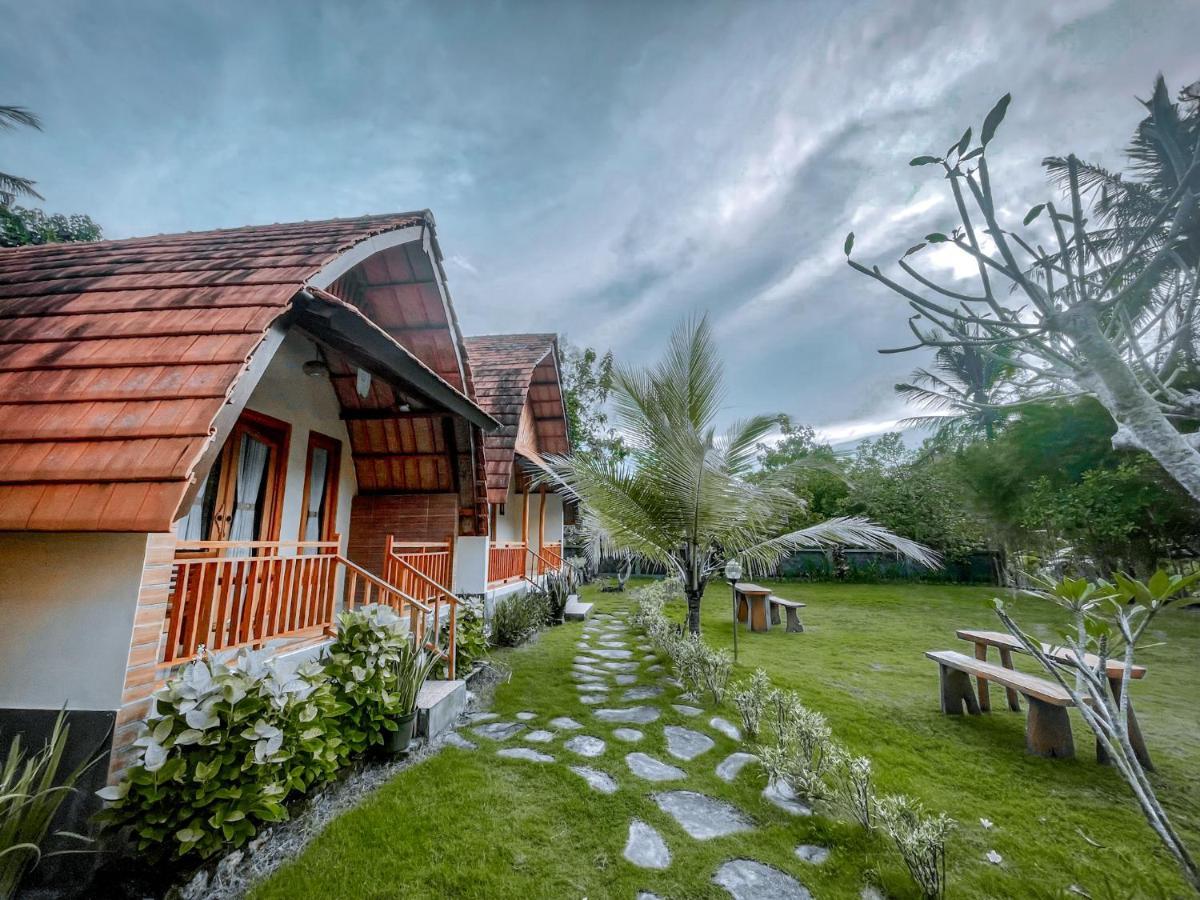 Mertha Sari Resto & Bungalow Klungkung Экстерьер фото